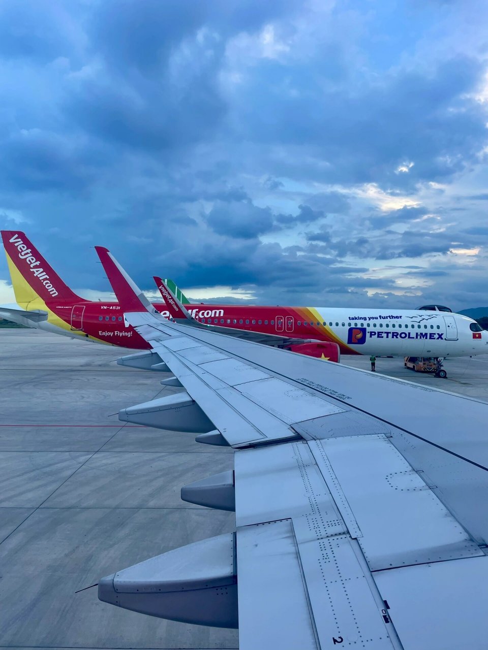 打卡越南9799越捷航空761576157615 越捷航空(越南语