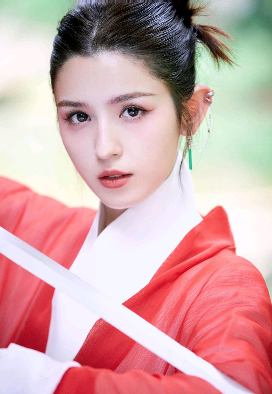 心下不快更甚,李嫣然猛推了一把徐南烟的肩膀:我告诉你徐