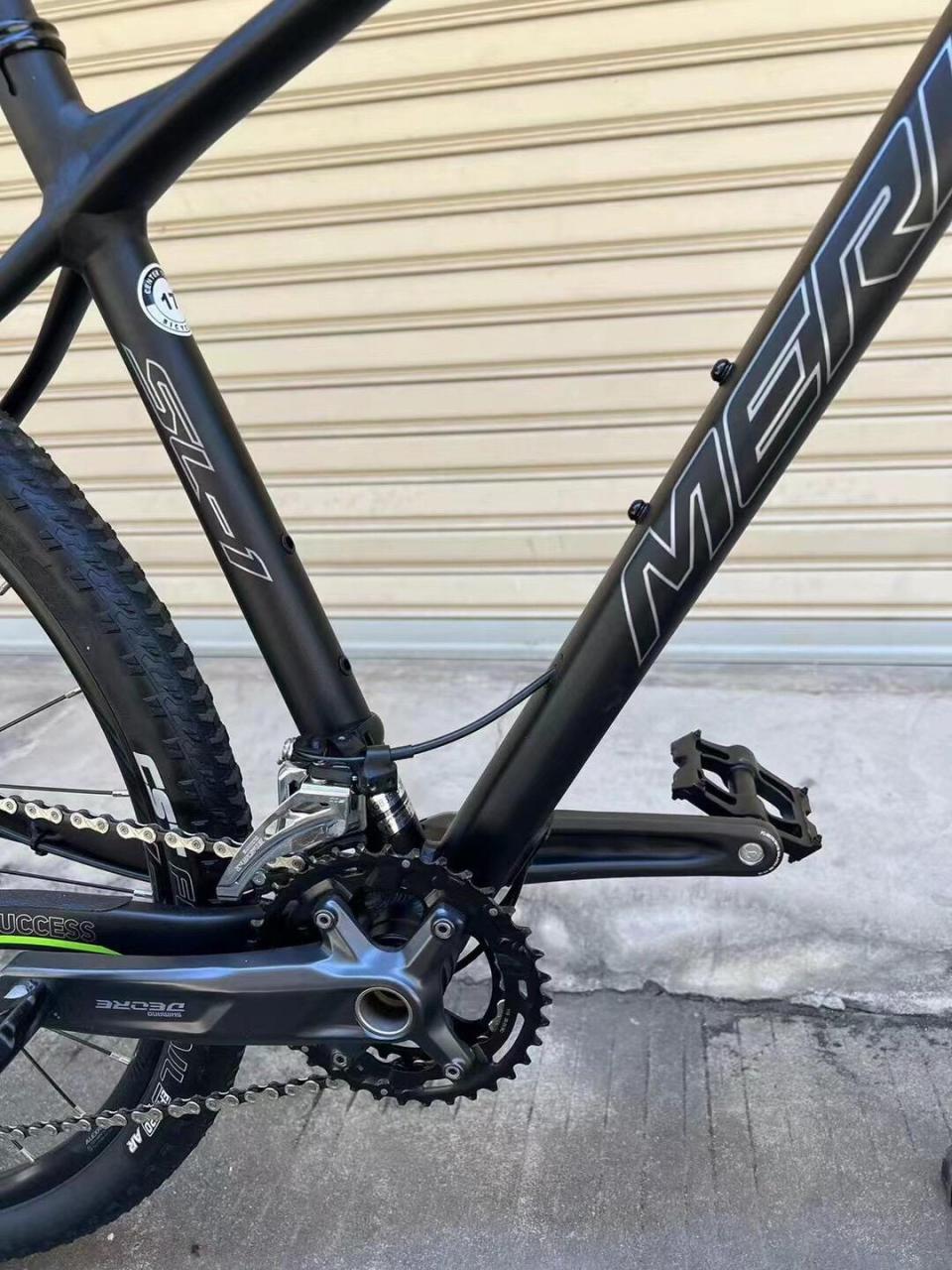 美利达挑战者sl1,22速油碟,中空牙盘,线控锁死,气压前叉,车架17轮径