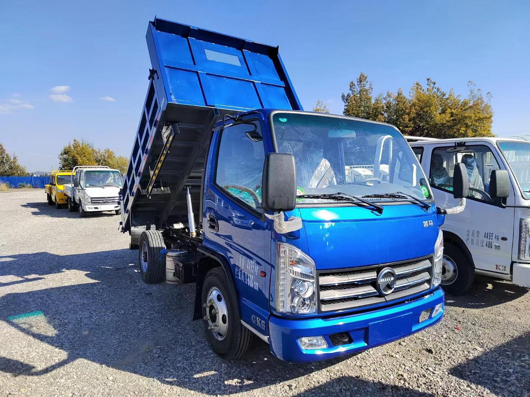 凯马gk6,蓝牌自卸合规车,工程箱长3.2米,宽1.8米,高0.