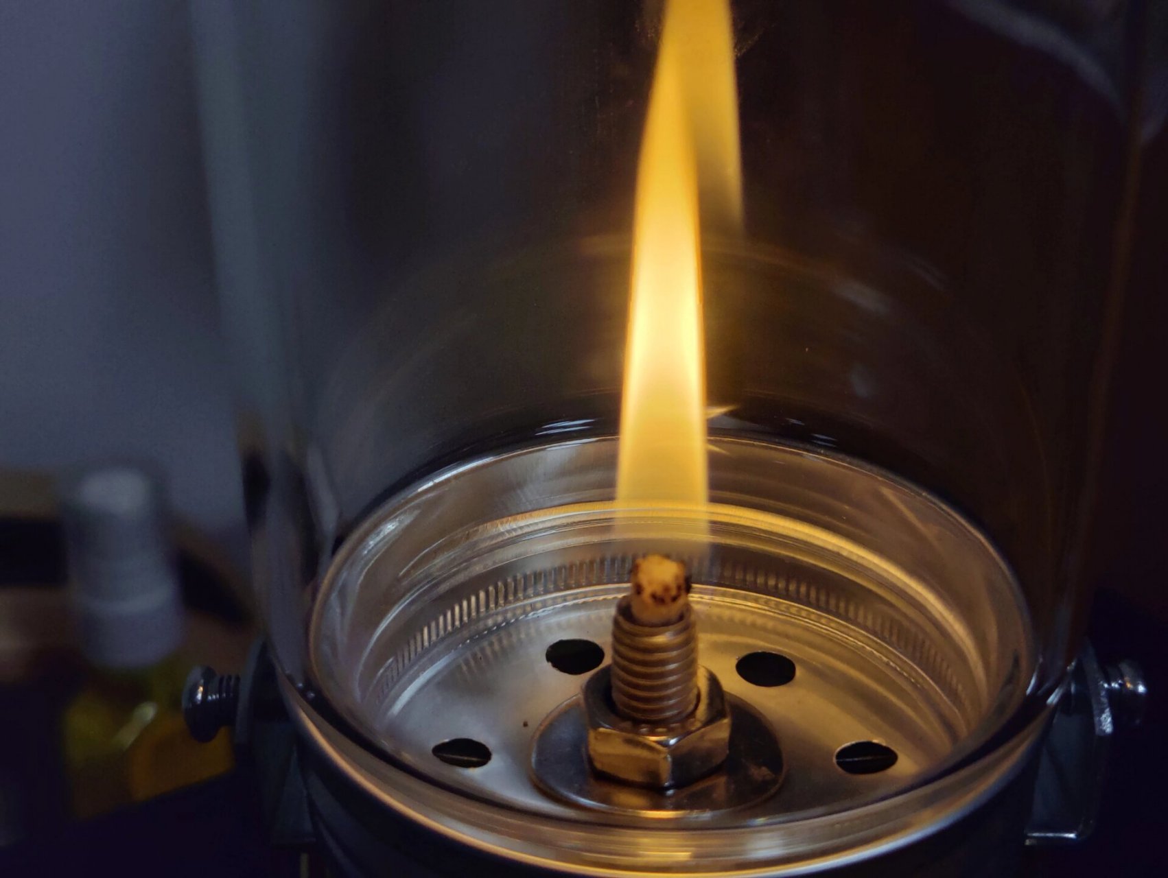 手工制作户外露营灯/煤油灯 两个玻璃罐,一些五金件和一段钢丝,做了个