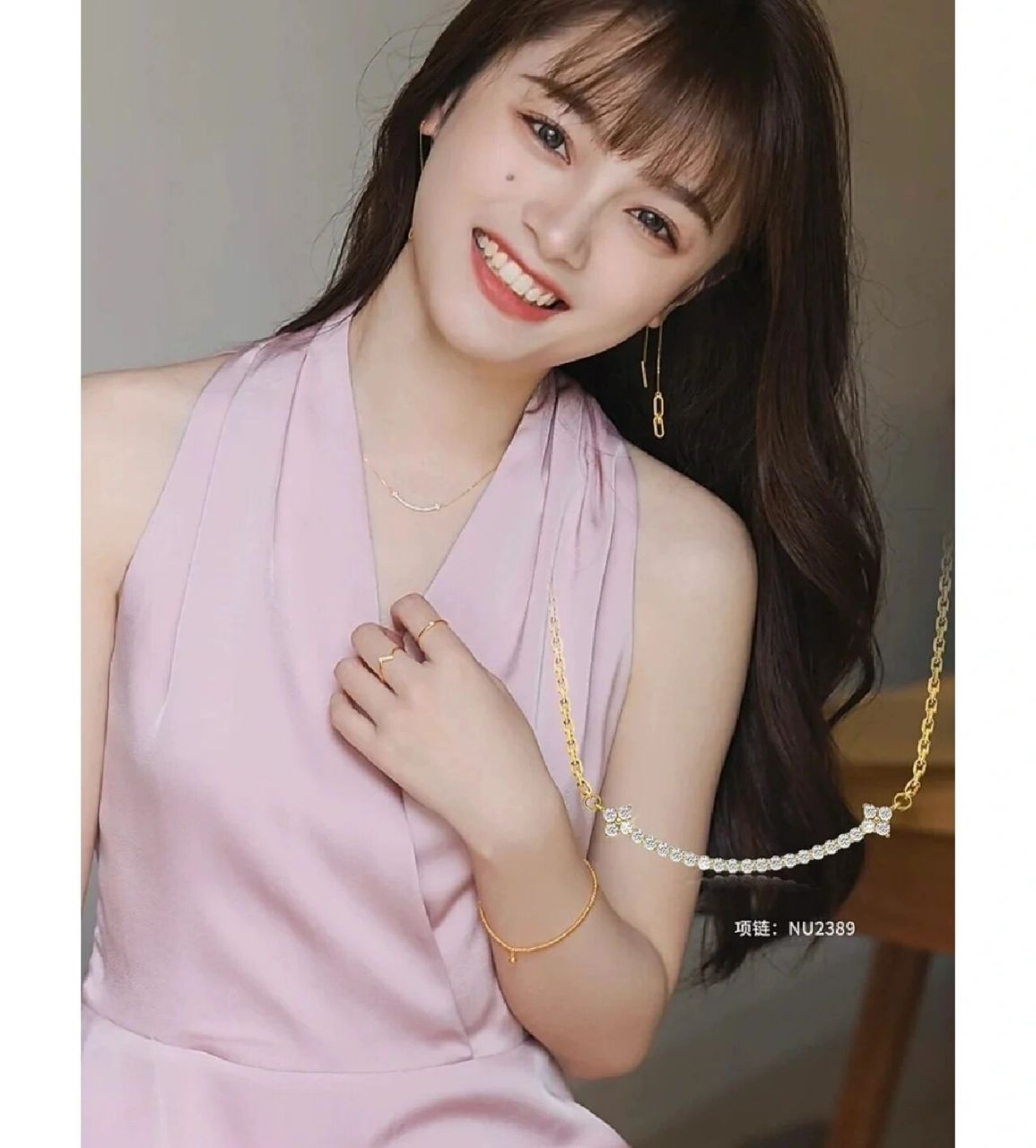 周大福17916系列微笑项链 周大福17916微笑光芒22k金与钻石默契协作勾