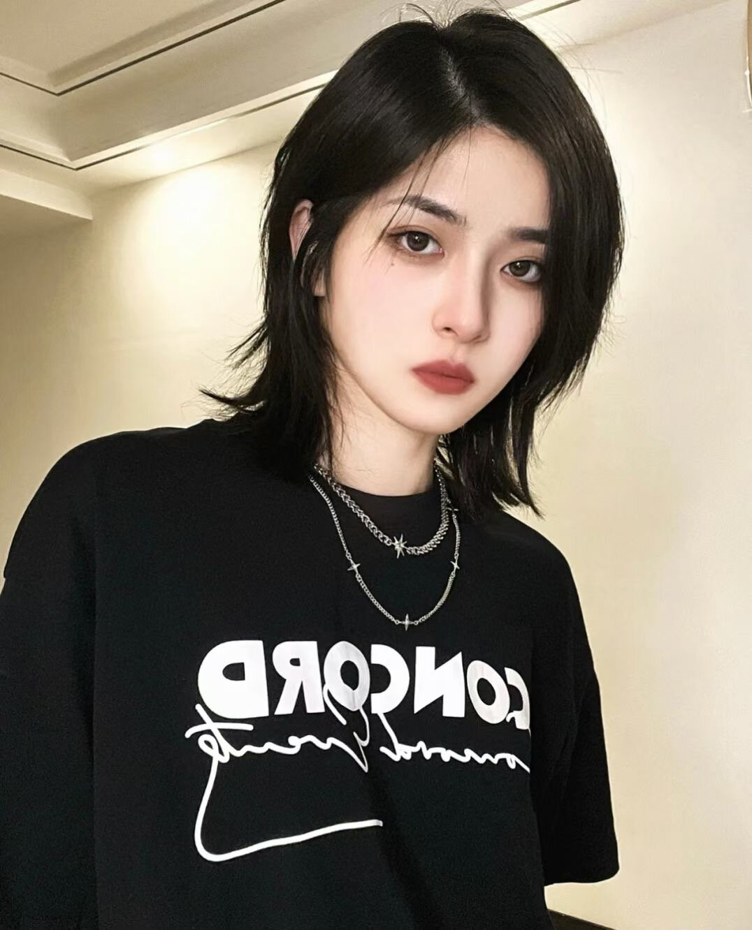 齐肩小碎发 ins风