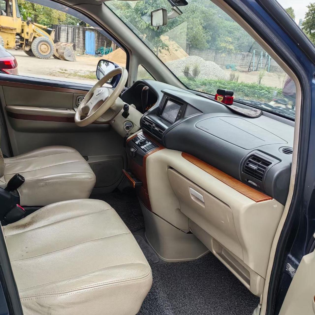 08年郑州日产御轩,大七座豪华商务车,自动挡怀档,原装日产发动机,费用