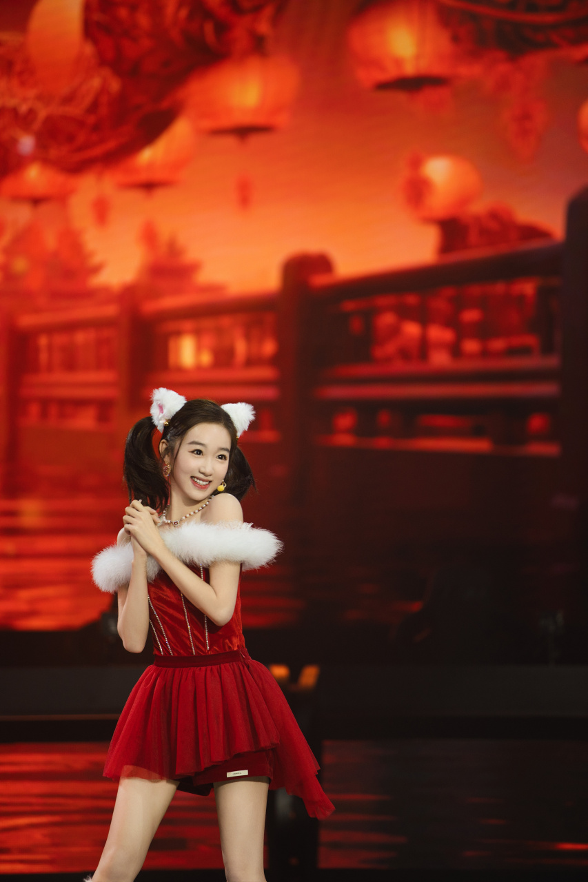 李子璇超话今晚20点游戏嘉年华和李子璇豆子 一起乘龙上王者.