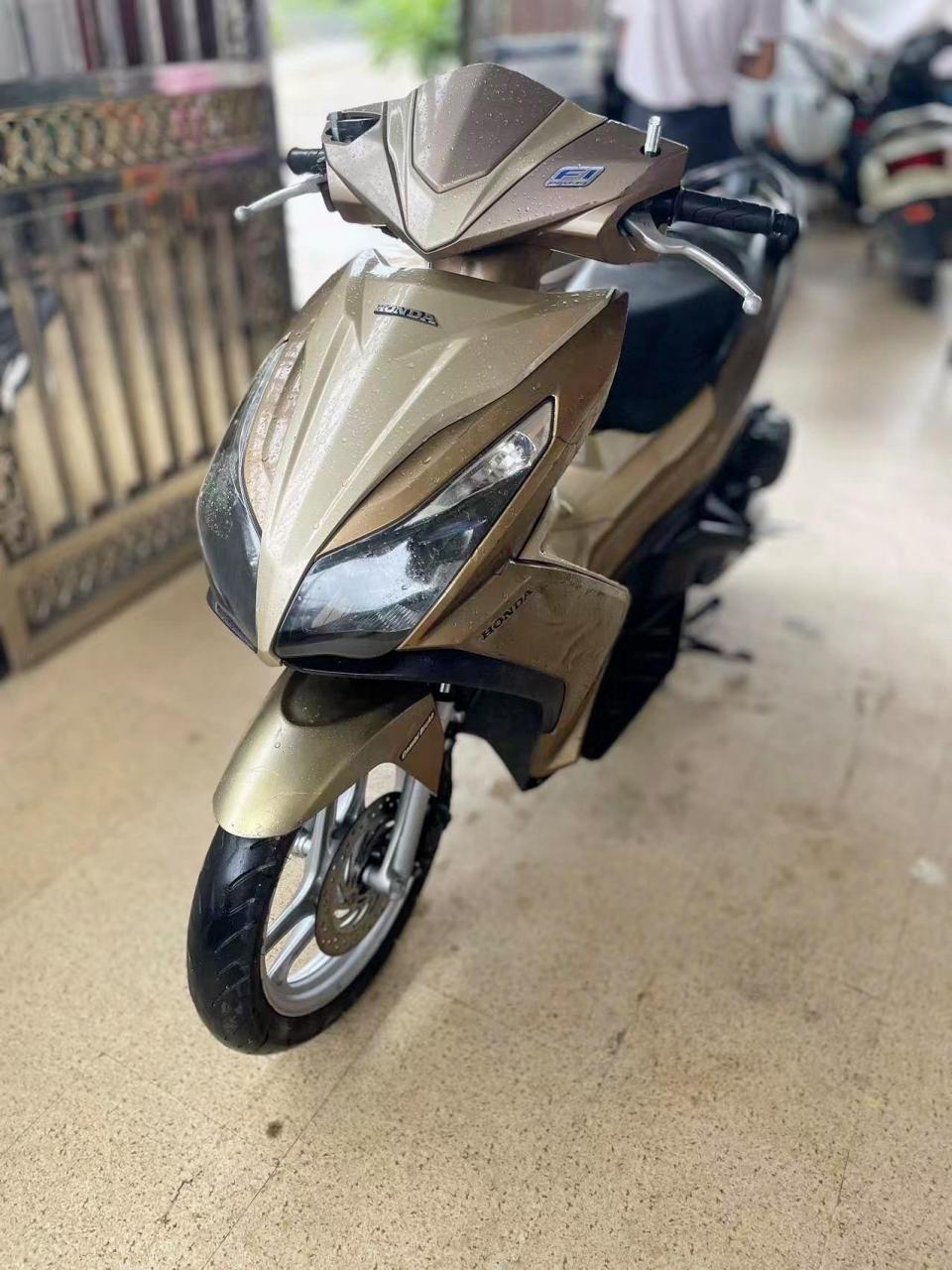 本田air blade125泰国弯刀! 纯进口水冷电喷,发动机状态良好!