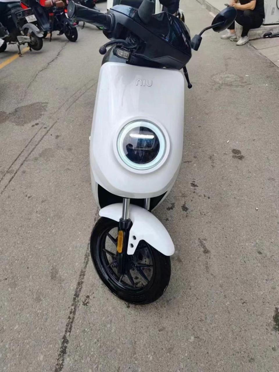 小牛m2s 彩屏 车辆行驶3000公里 4826锂电续航60公里 原价7699现价