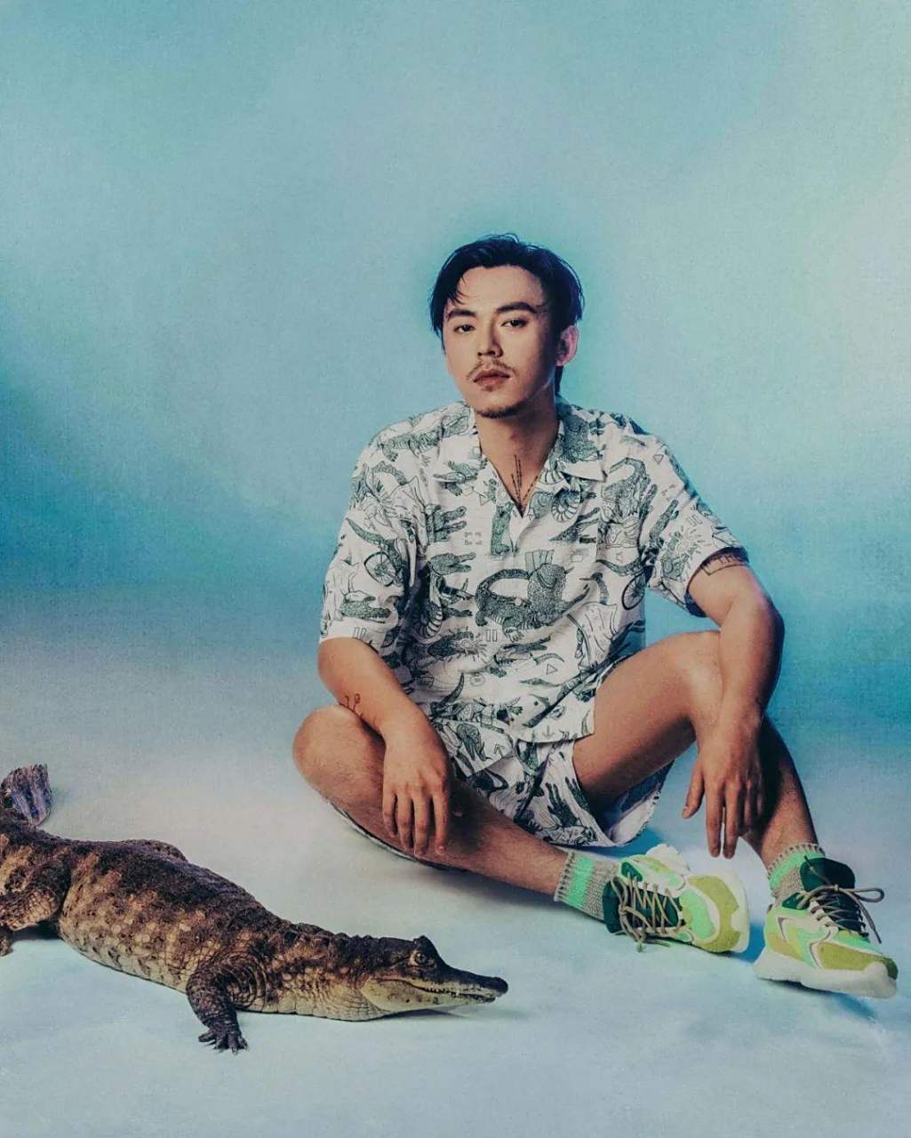 hush 连续三年获得金曲奖: 2021年,hush 获得最佳作曲家奖.