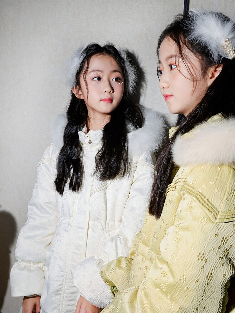 布丁糖糖秀场花絮图|deesha 2023 aw 后台候场中的布丁糖糖 带着期待