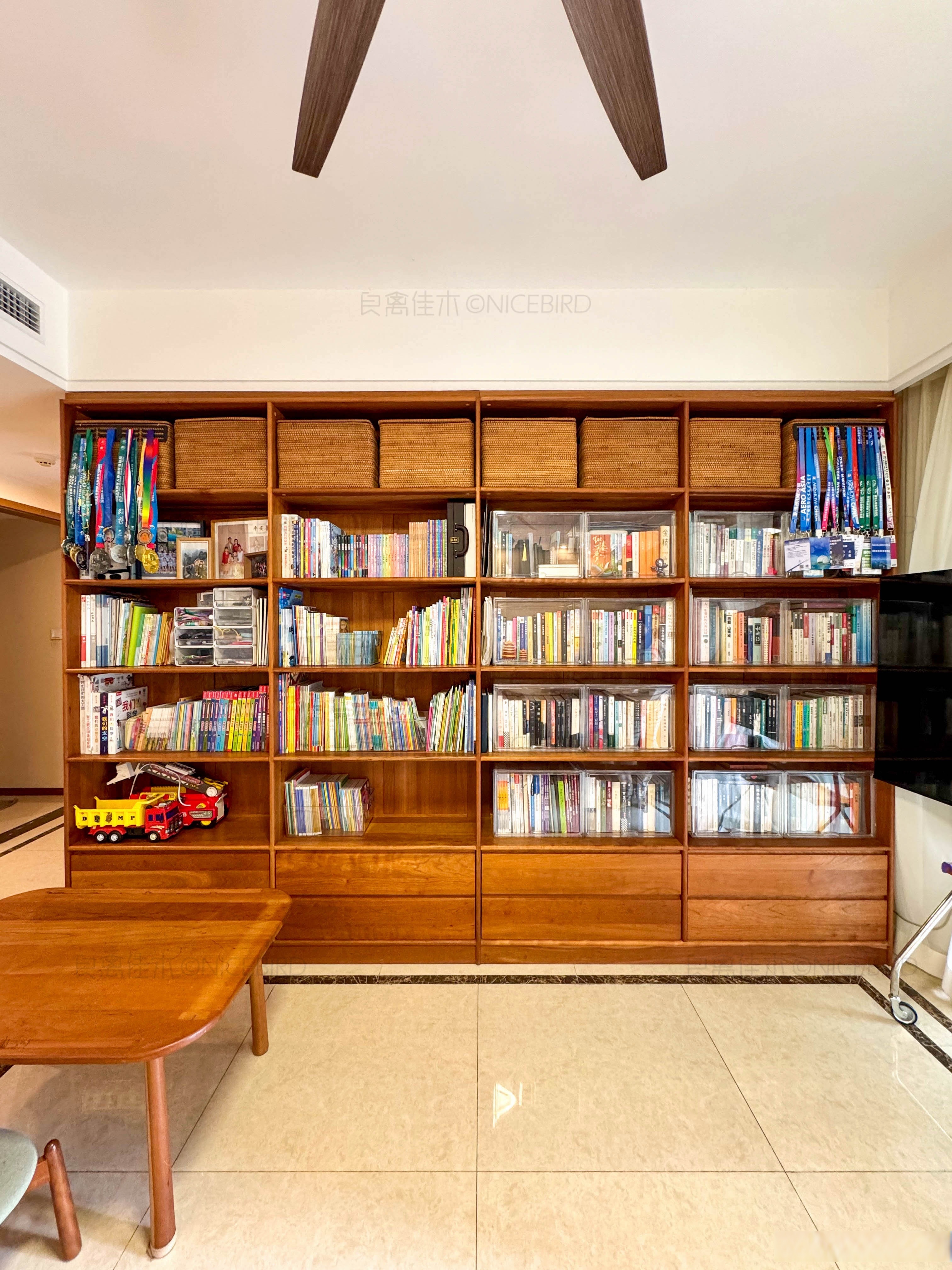 是家庭图书馆,更是家庭影院,比传统电视背景墙利用率高太多#春日限定