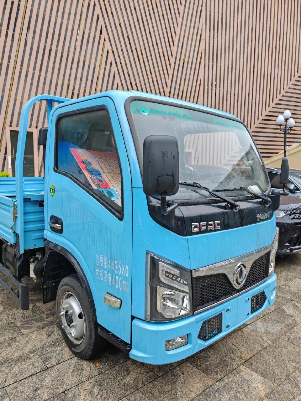 东风福小瑞小卡车身,微卡价格,车头可翻,维修方便,轻松应对各种路况和