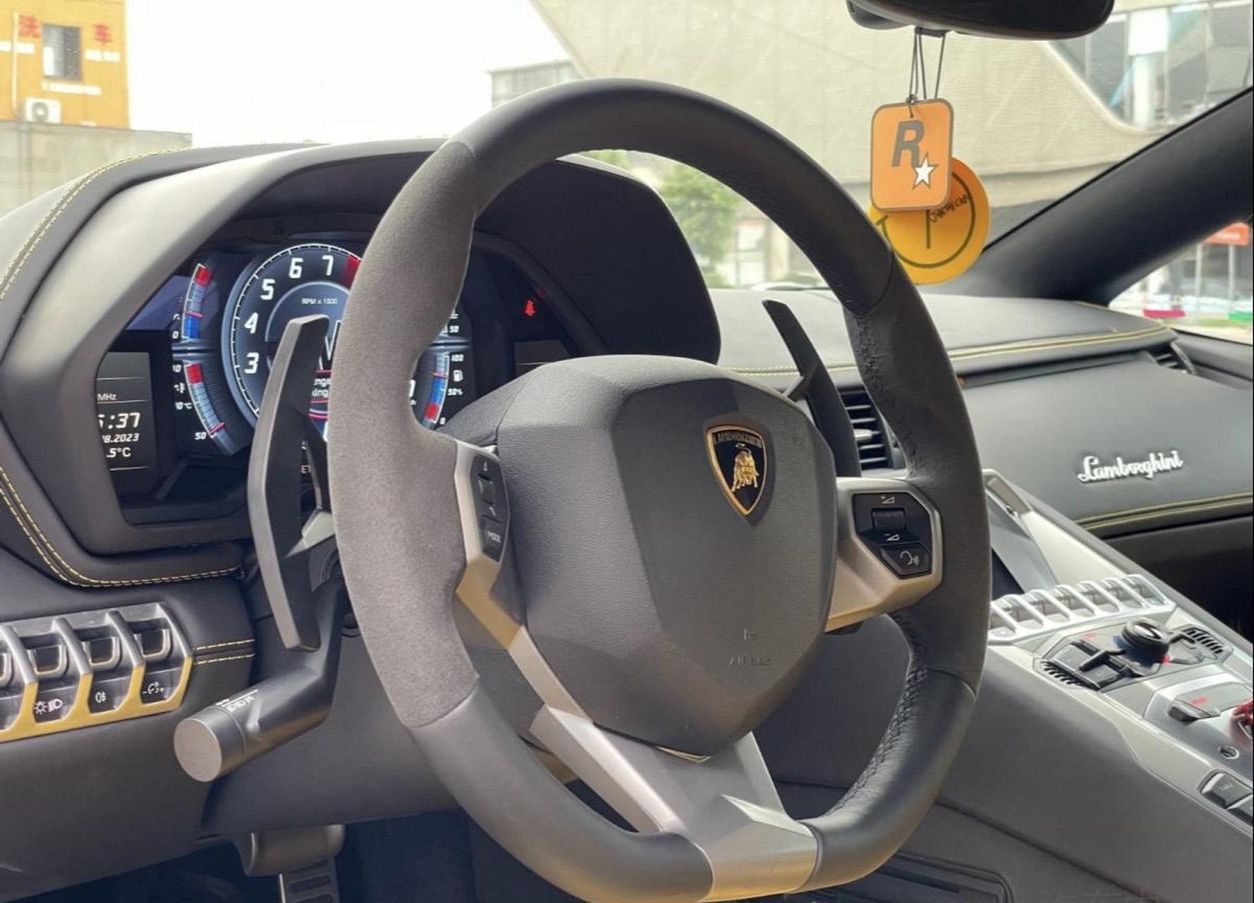 兰博基尼reventon740敞篷 上牌日期:2018年9月 车辆车型:跑车 车辆