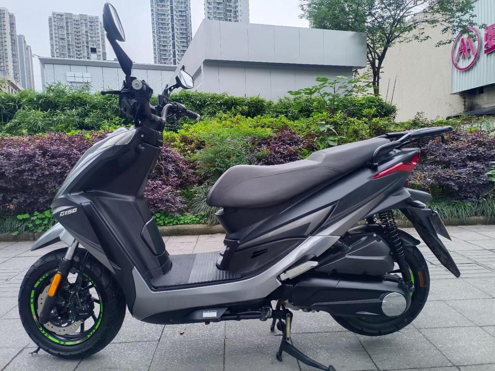 光阳动丽g150踏板车,19年上户的,,1手户,新车办好是一万三千多,cbs的