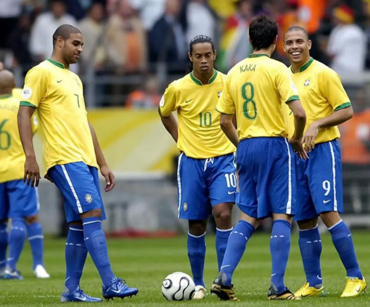 2006年世界杯,巴西队的那支豪华之师有三名球员没有效力五大联赛.