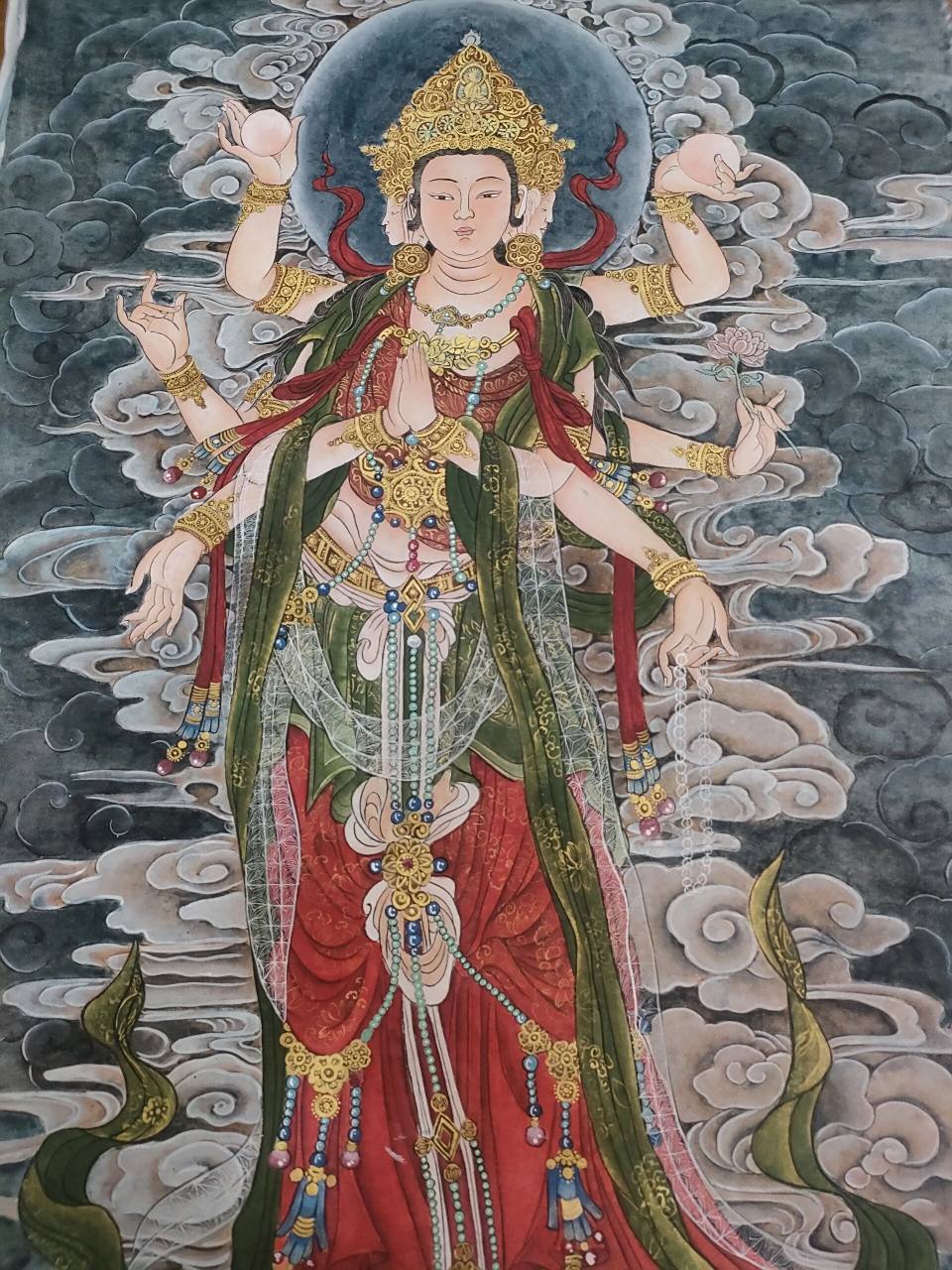 千手观音完工 明天送去装裱卷轴,尺寸整张四尺工笔,花费时间没数,喜欢