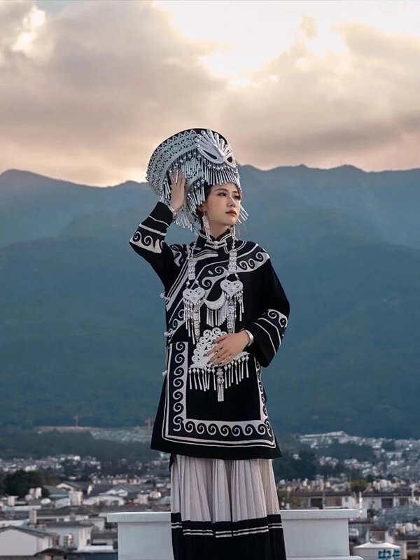 黑色酷飒彝族服装 厂家自产自销 质量保证 全场包邮 有意向的欢迎宝宝