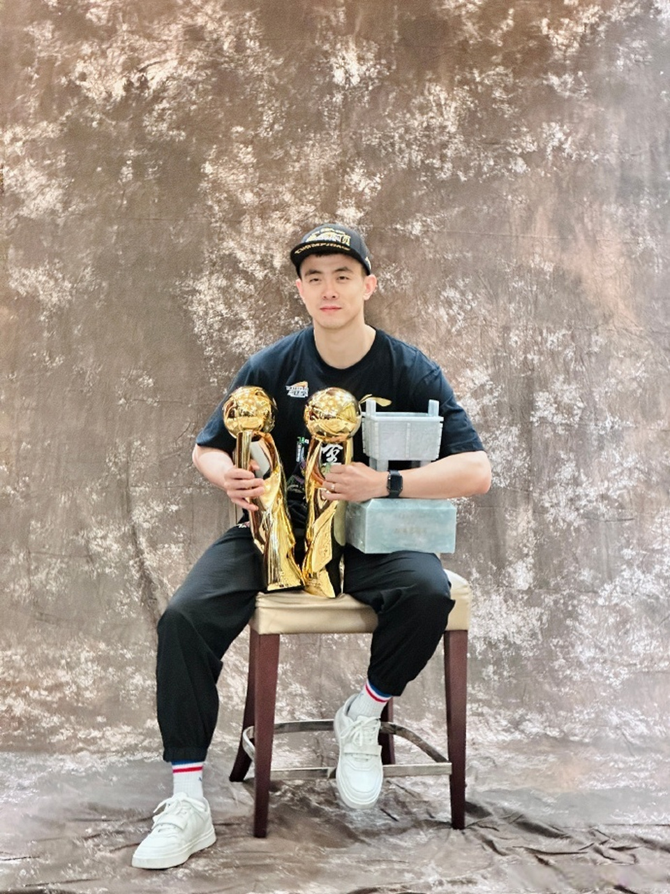 96  赵继伟蝉联fmvp #看cba上咪咕