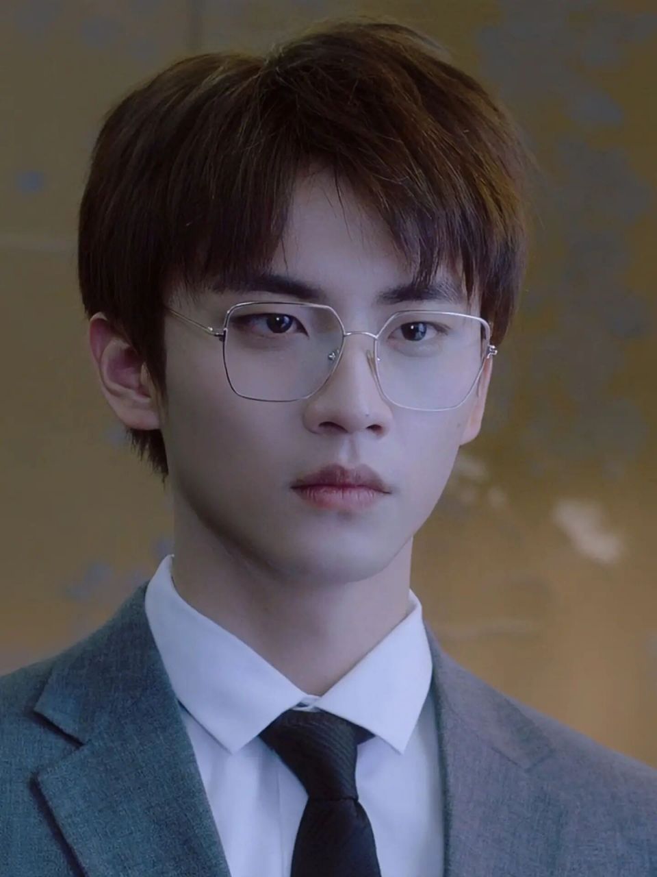 金丝眼镜鼻尖痣 又苏又帅 四月男友陈鑫海 可狼可