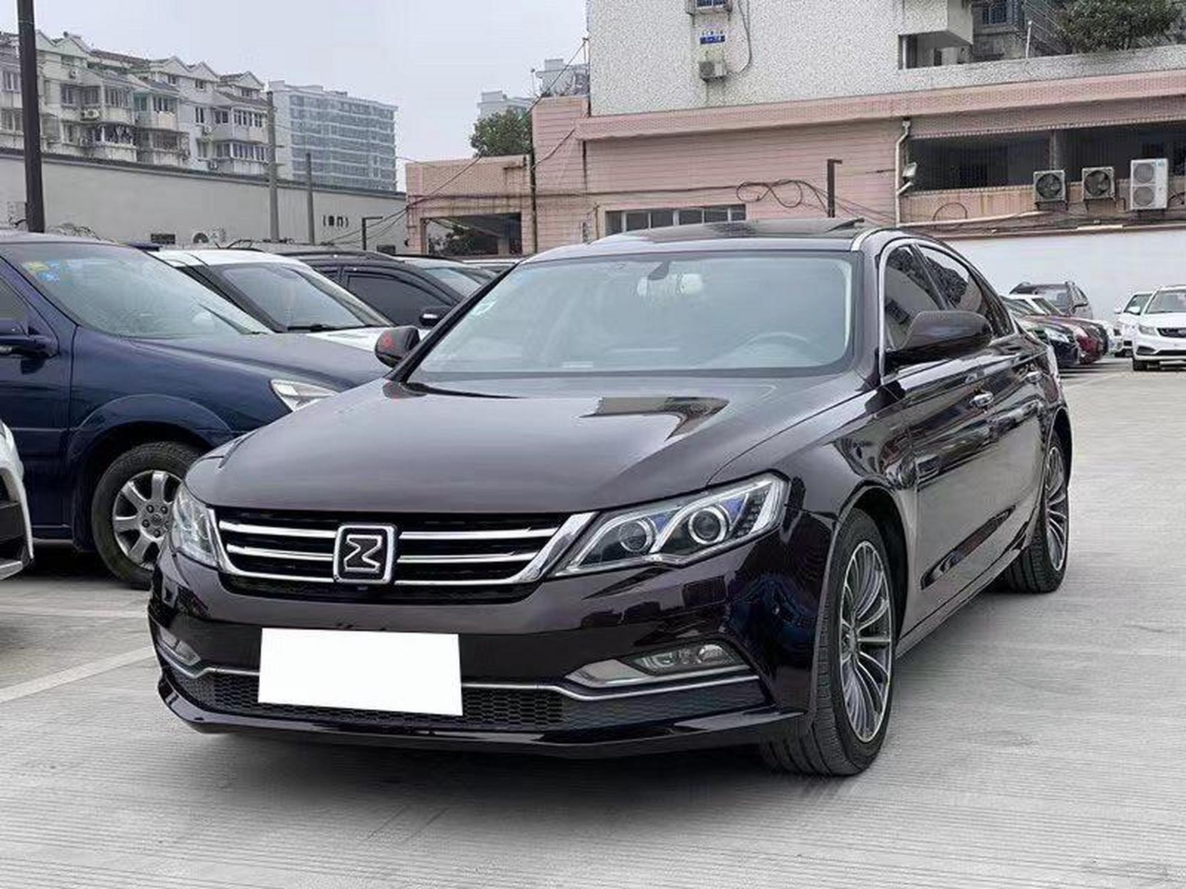 众泰z700,奥迪a6同款行车电脑,自动大灯多功能方向盘,记忆双电动座椅