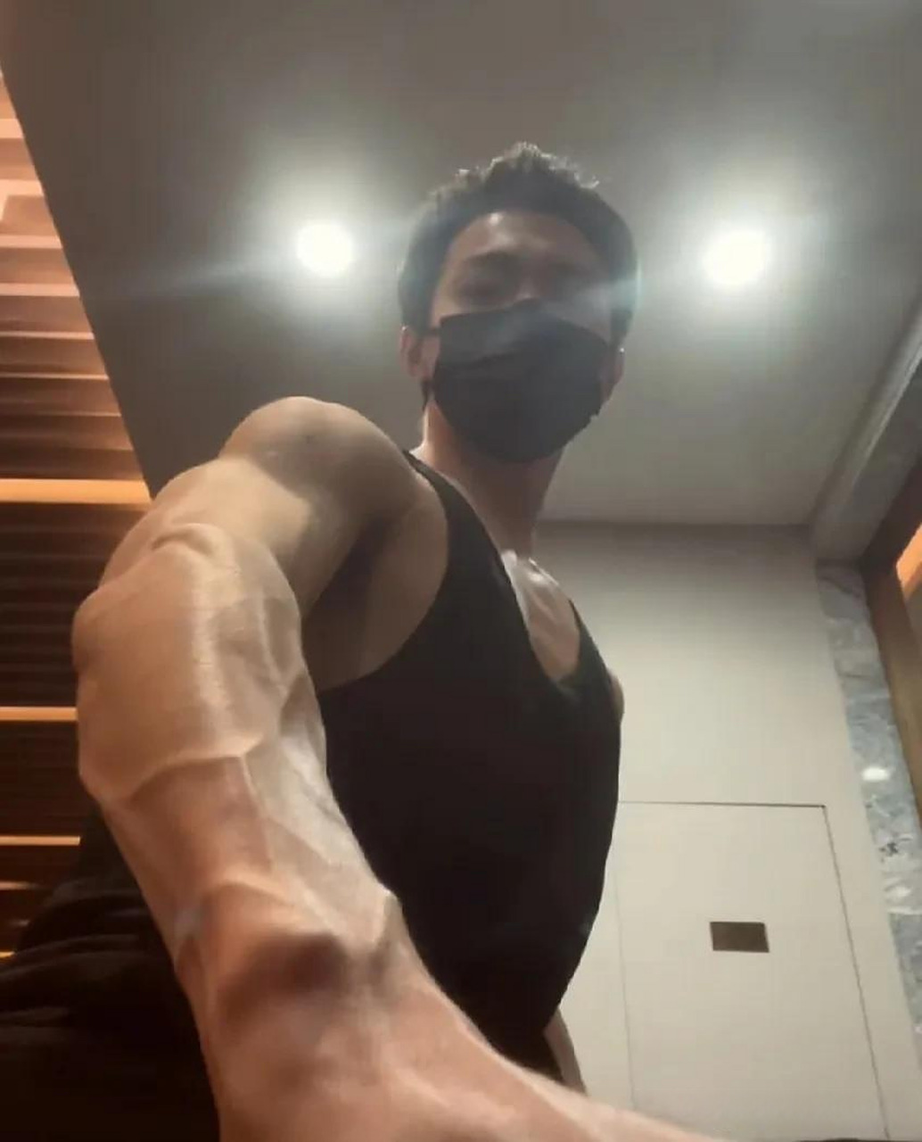 妈呀,许凯这青筋这肌肉