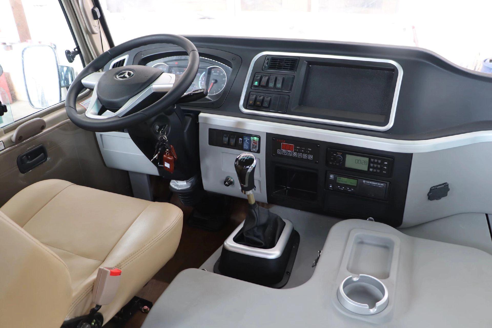 晶马客车,舒适美观,五十铃发动机,考斯特经典款