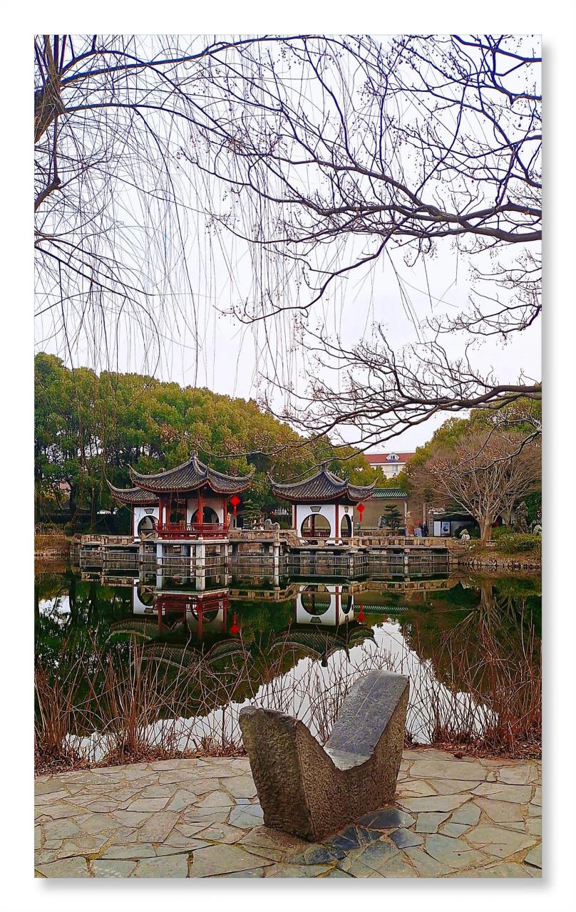 古华公园(guhua park),位于上海市奉贤区南桥镇解放中路220号,东起古