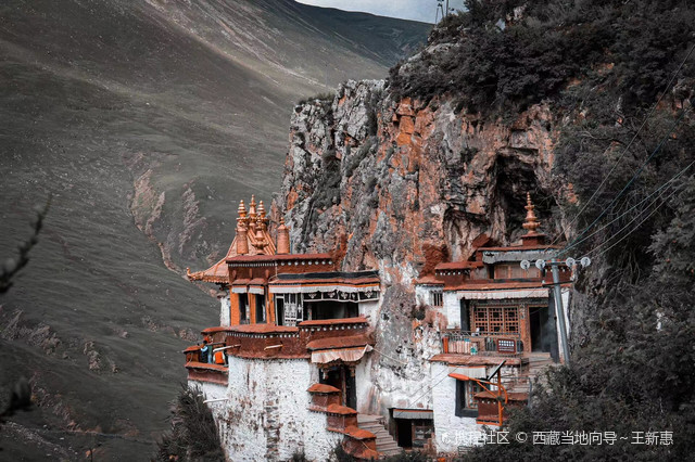 5000米悬崖峭壁上孤独的扎叶巴寺_扎耶巴寺攻略
