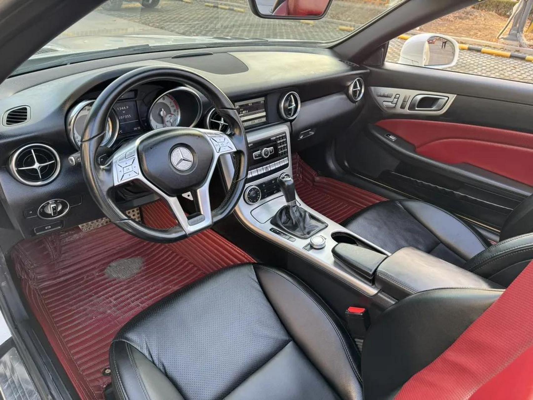 首付18800元开走 新到2013年7月新款奔驰slk敞篷跑车,海关进口,大佬