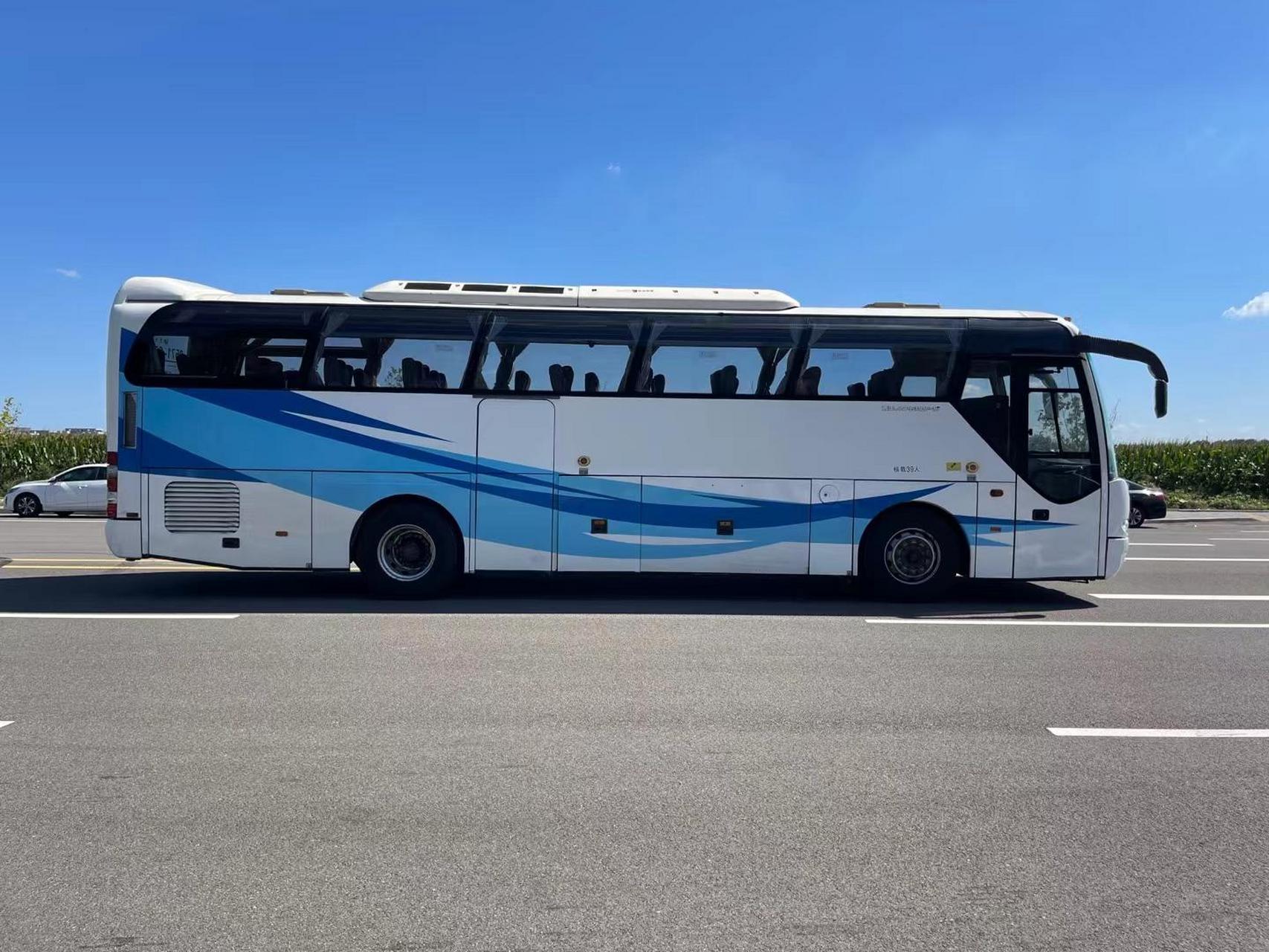 经典款青年尼奥普兰 13年39座11米车身,玉柴270马力国三