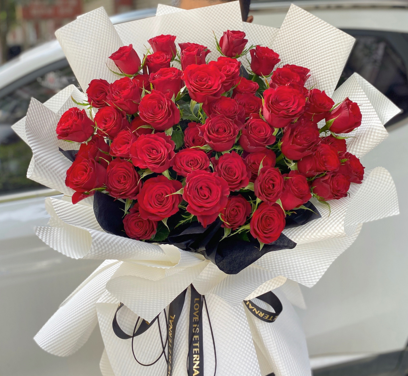 52朵红玫瑰花束 52朵a级高原红玫瑰 心形渐变蛋糕7815 最好的礼物