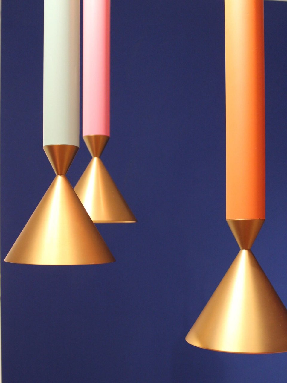 工作室上新:阿波罗锥形灯 阿波罗灯的构图,体现了力量和重量感.