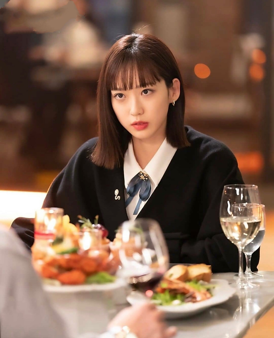 顶楼36615 青年主演的海报公开 真是男帅女靓