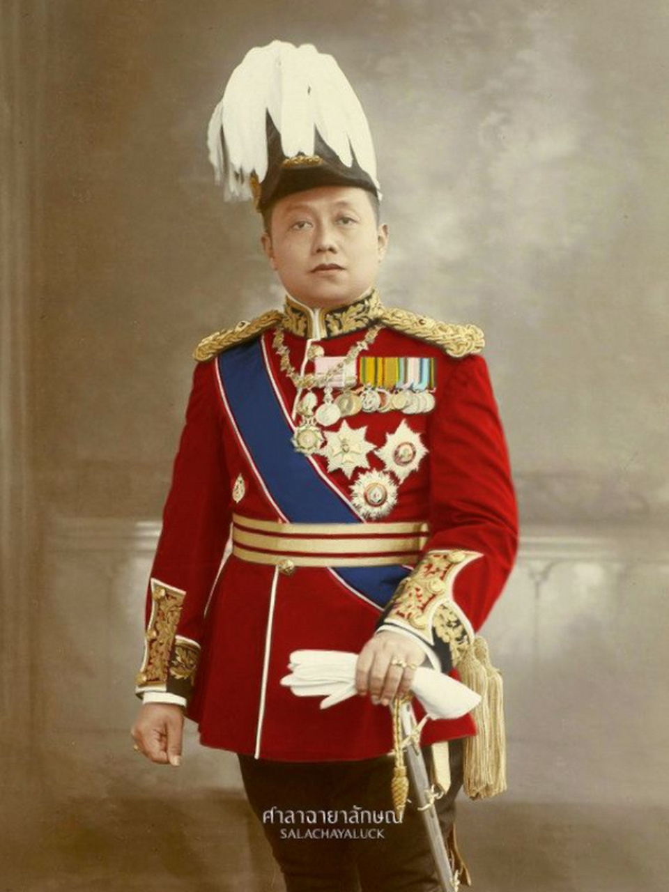 泰国国王定制的英国将官礼服 拉玛六世,名瓦栖拉兀(泰文:272820