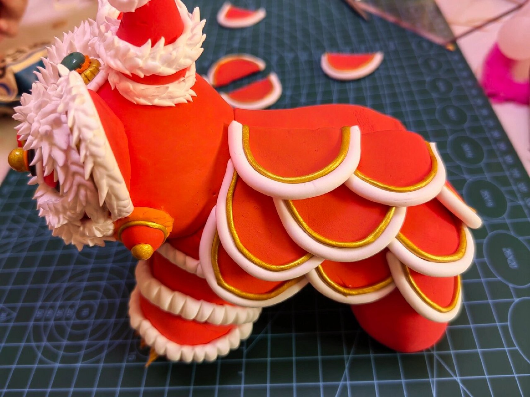 好看的粘土醒狮diy 一眼就爱上的醒狮,必须捏一个 自己夸自己一下 嗯