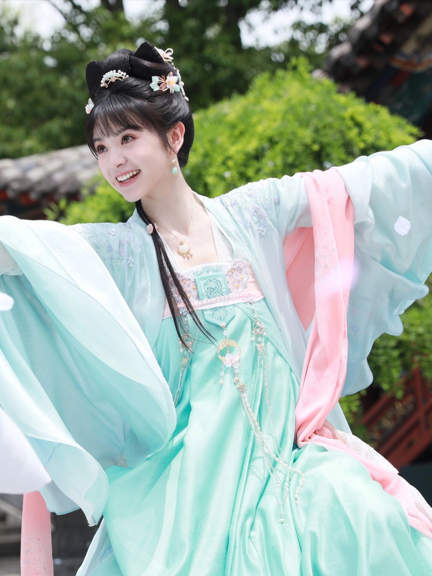 花轿喜事李玉湖服装盘点2