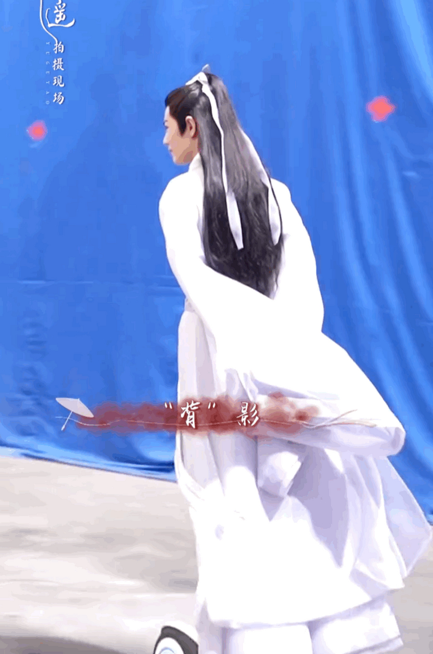 时影玩平衡车belike起猛了看见神仙脚踏平衡车了 那个背影!