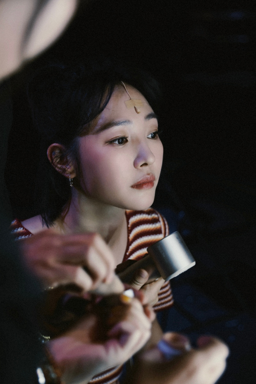 北京站正式开唱92 送上后台待机中的乔暖暖@白百何 剧照