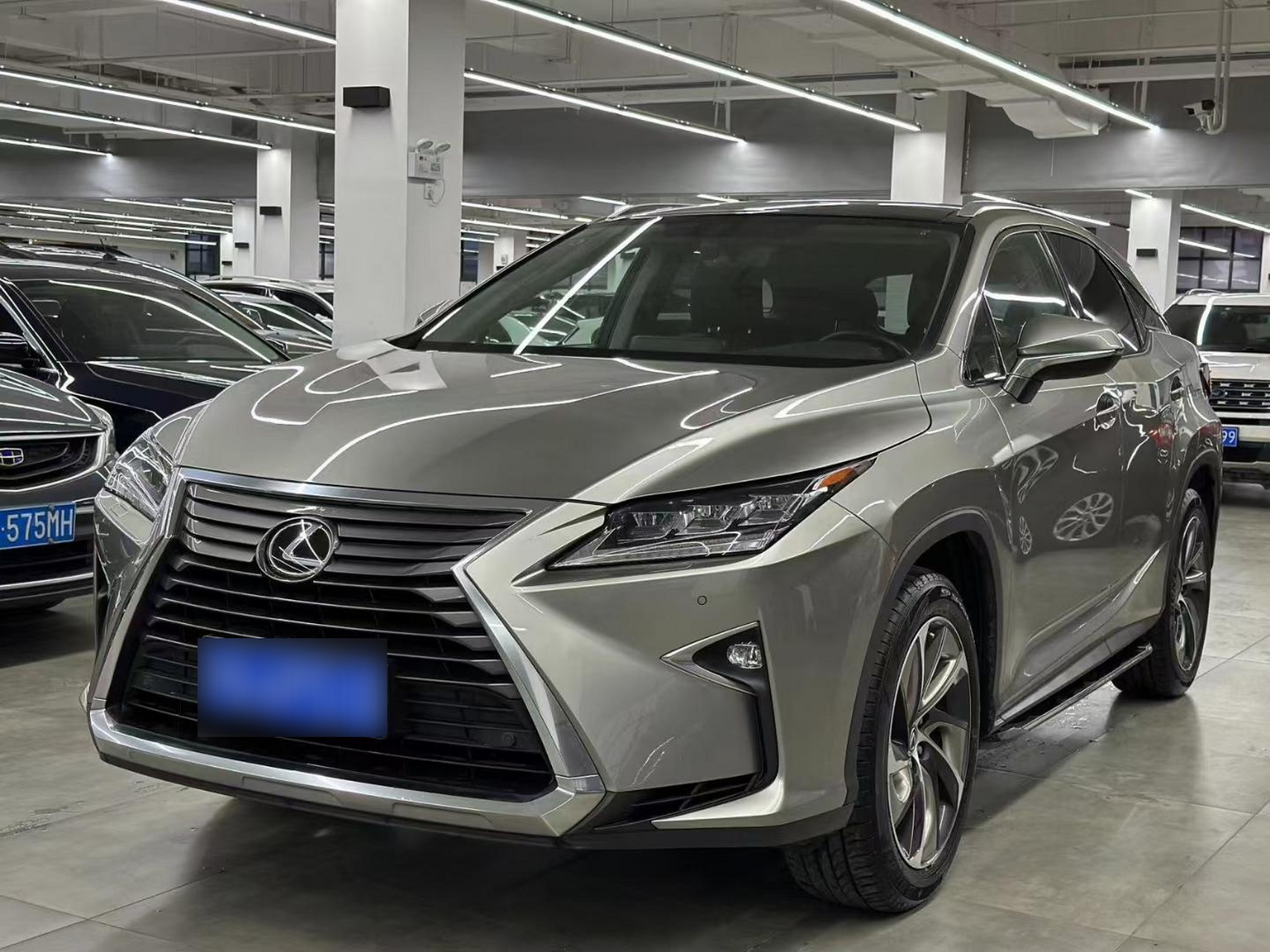 新到18年6月雷克萨斯rx300,16款四驱典雅版,新车指导价46.