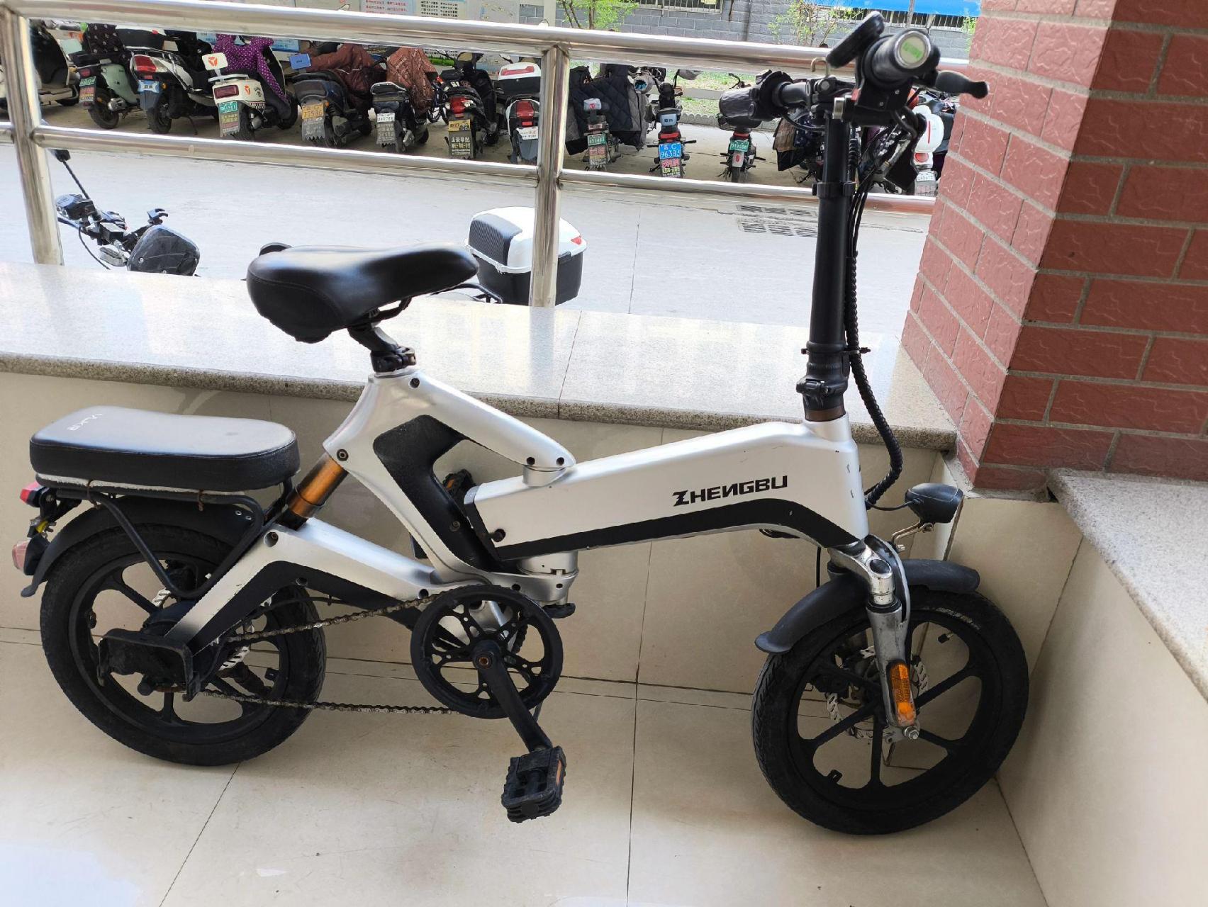 品牌正步电动车,可折叠,车身轻便,动力不错,喜欢的私信,价格不高