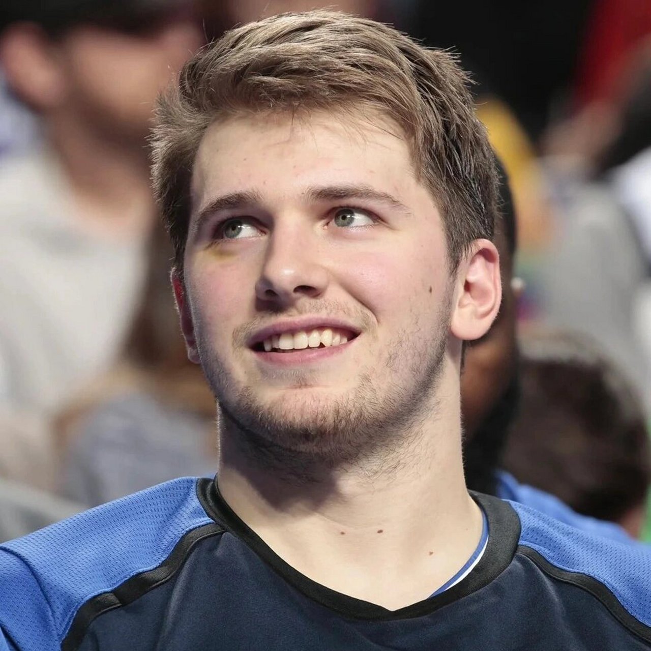 东契奇头像 理性地看,独行侠阵容方面确实不如勇士,打不赢也是正常的