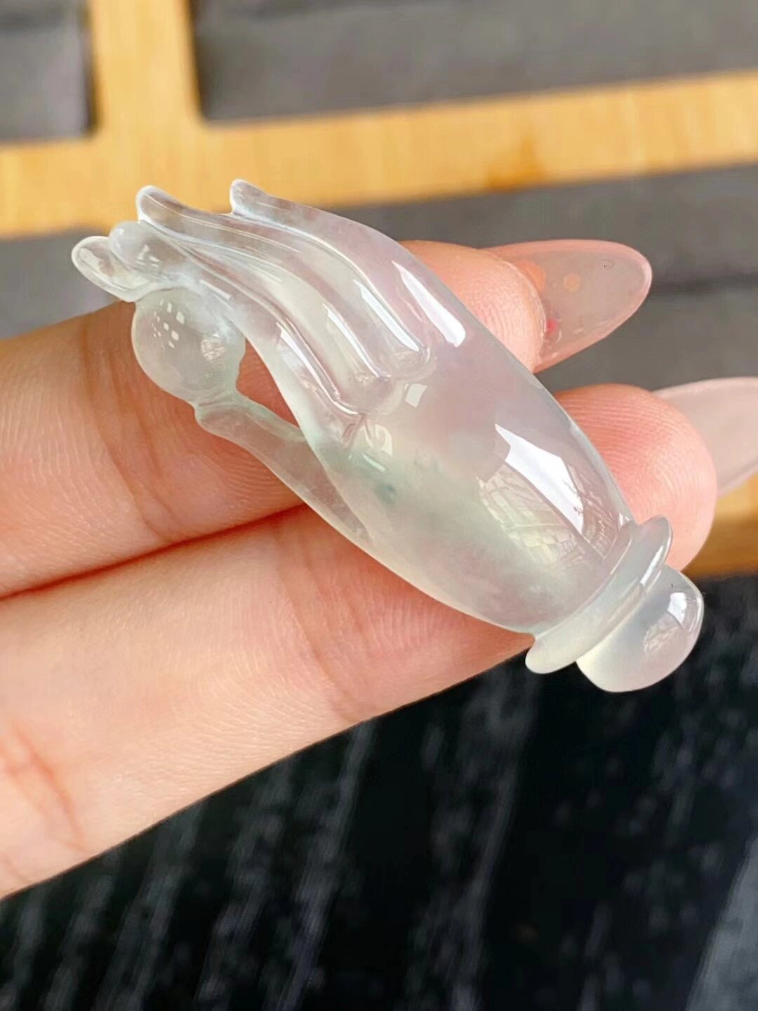 翡翠冰种佛手裸石吊坠