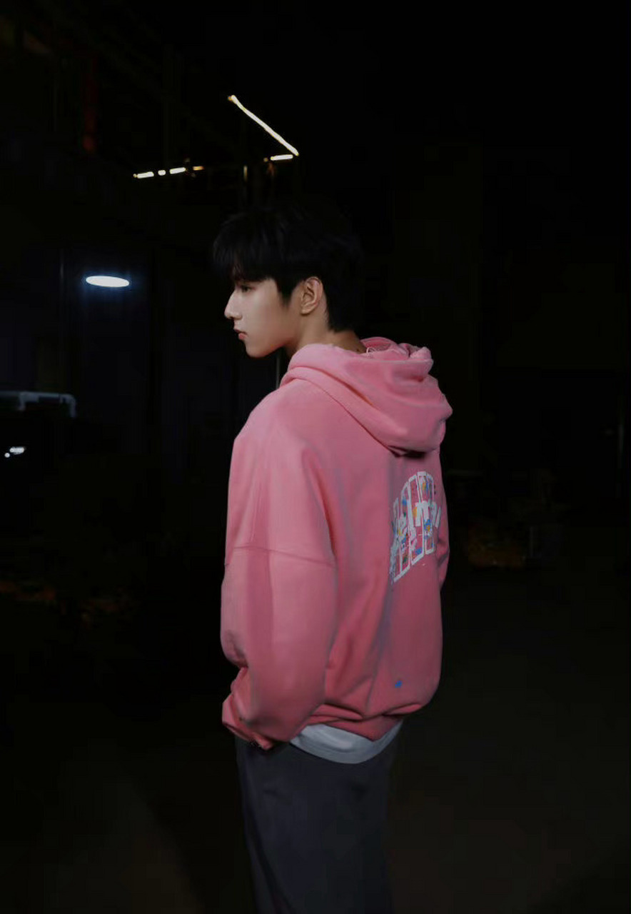 粉色卫衣好好看!#刘耀文