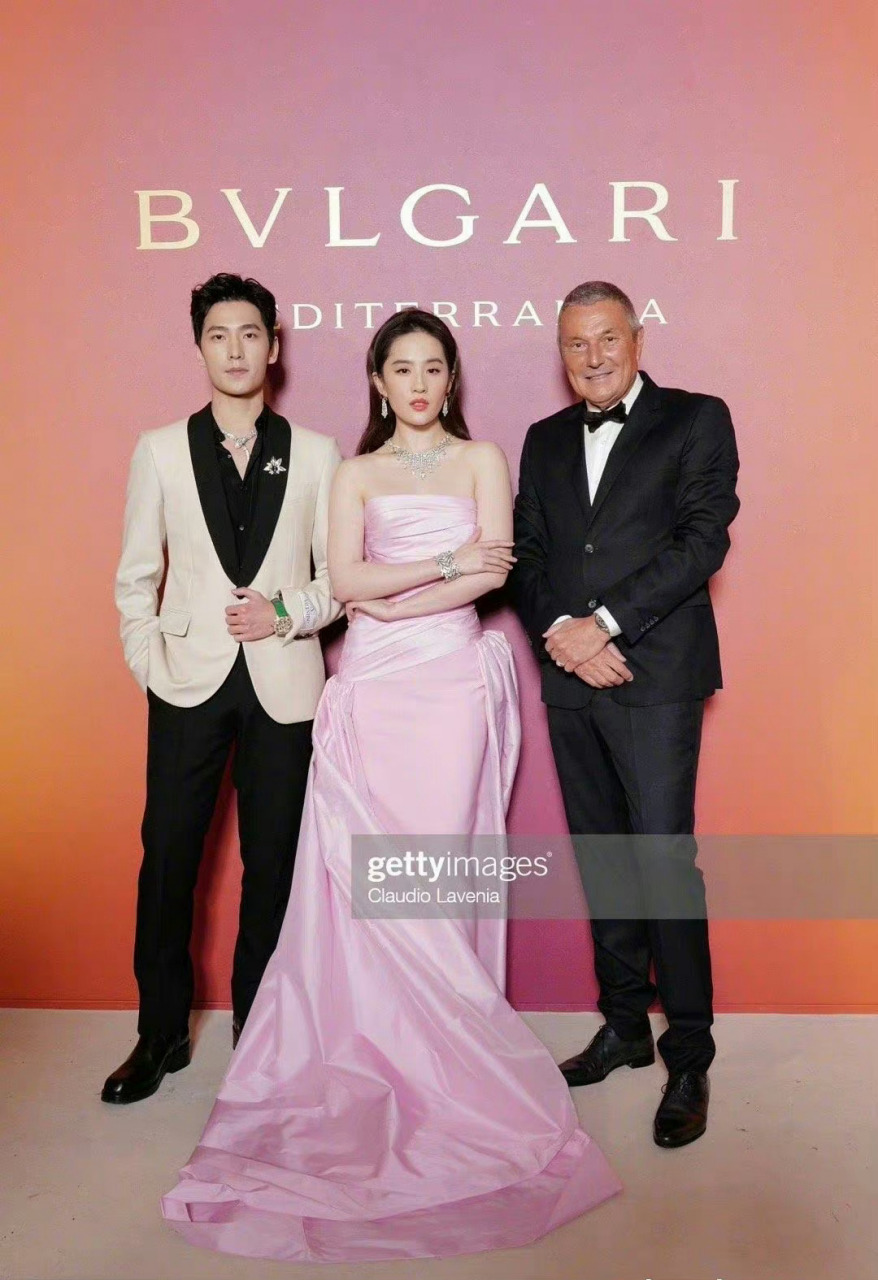 g社镜头下的刘亦菲杨洋宝格丽活动同框生图  #刘亦菲杨洋外网同框生图