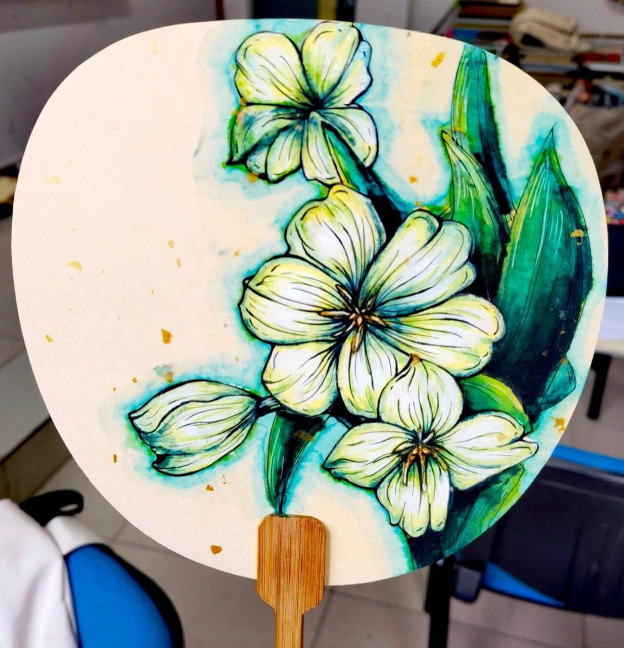 马克笔花卉团扇～ 第一次尝试用马克笔画团扇～画的不好,多多包涵