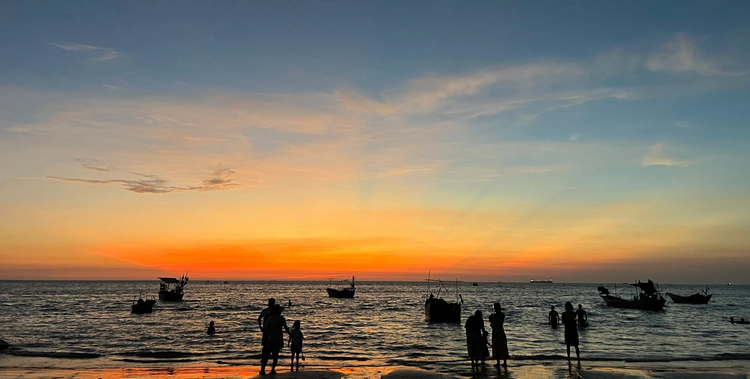 涠洲岛·石螺口海滩丨浮光跃金