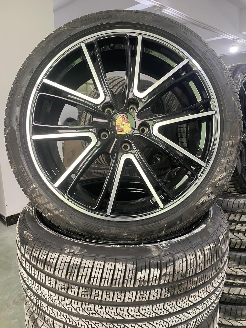 21寸保时捷帕拉梅拉双五幅原厂轮毂轮胎 搭配轮胎型号 前275/35r21