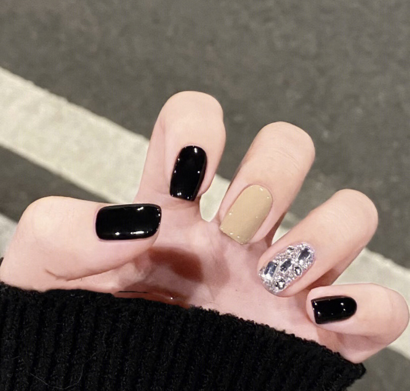 治愈黑色系2023热门黑色短款美甲 2023不一样的新年安排个不一样的