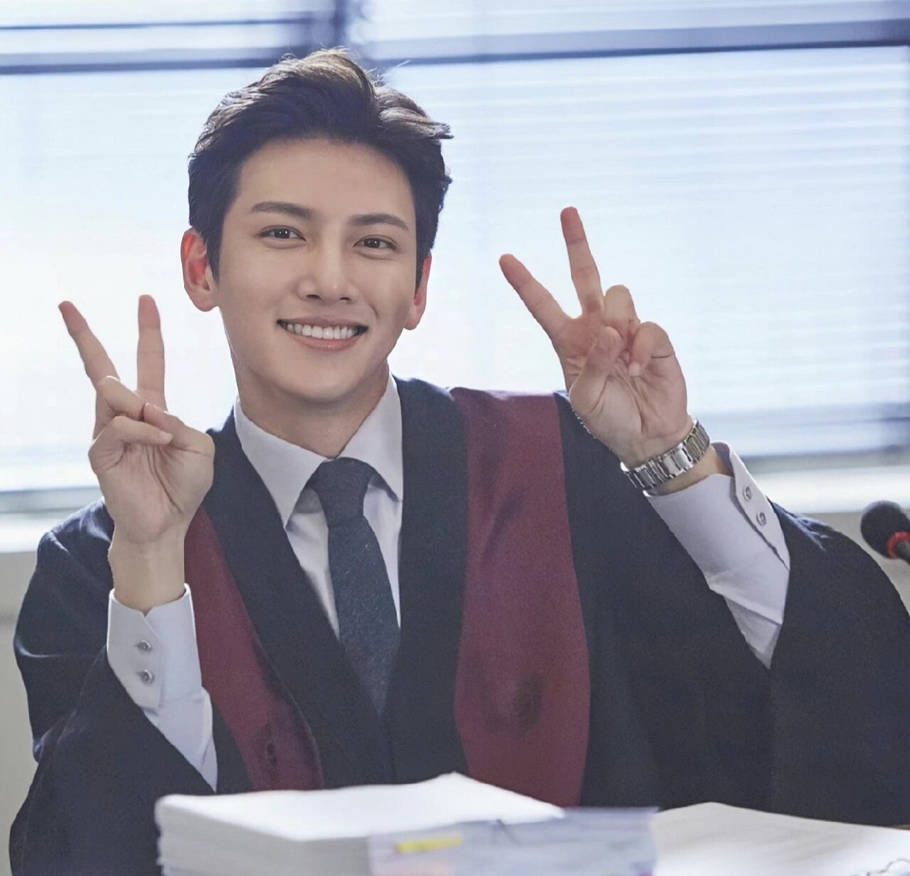 池昌旭 背头 法袍