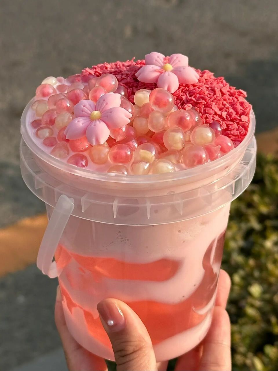 一整个浪漫住～ 这个樱花冰粉桶颜值好高!