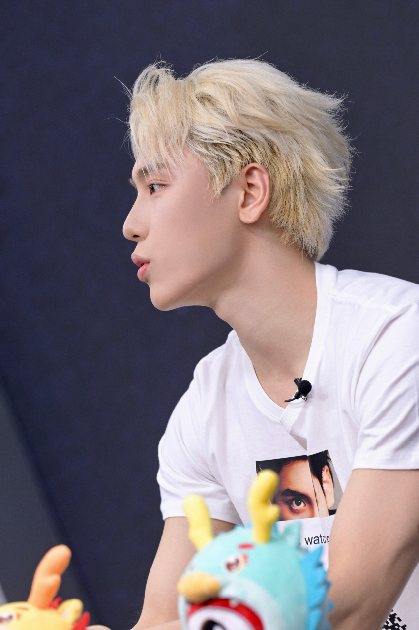 王子异怼脸生图#02五刷新浪为大家开养生讲座的靓仔王子异下班!